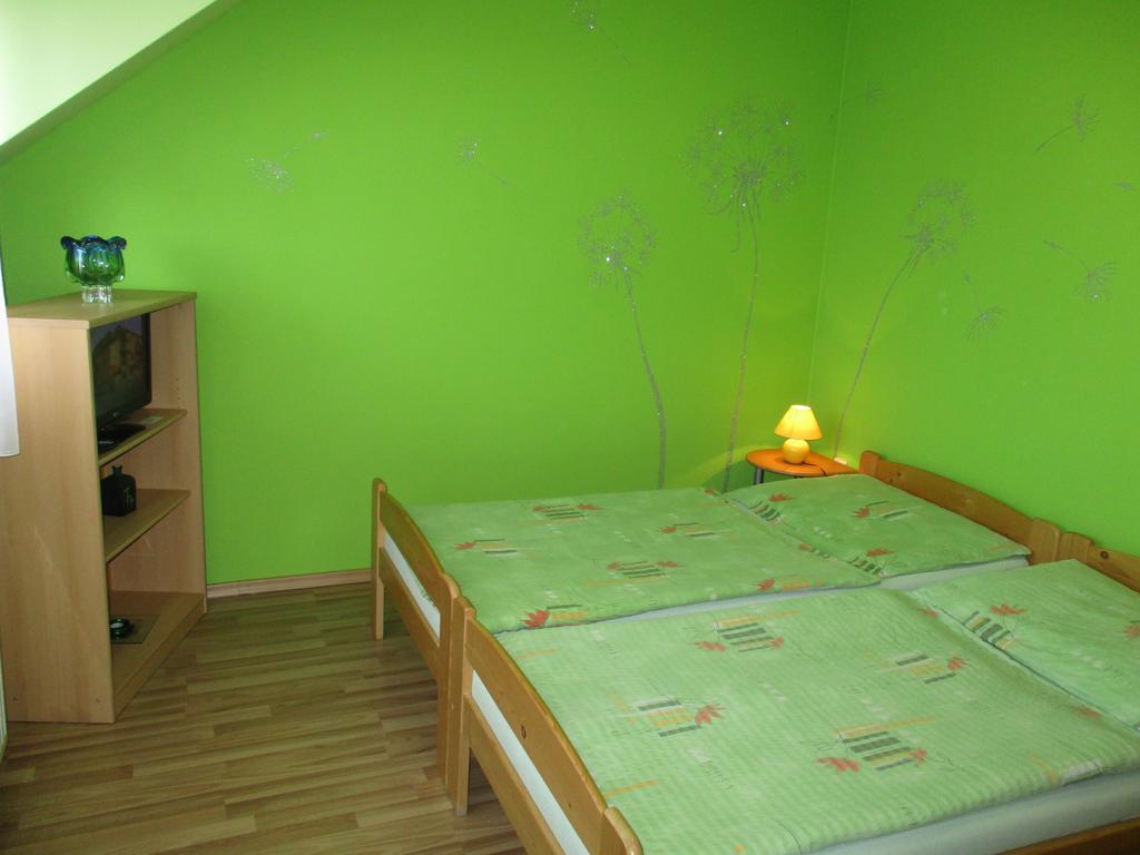 Penzion U Mikulincu Mikulov Exterior foto